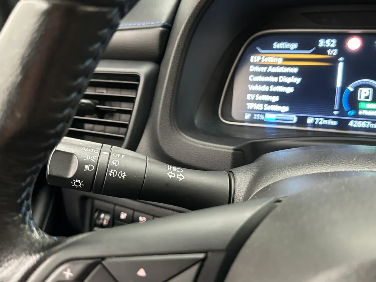 Vehicle image 32