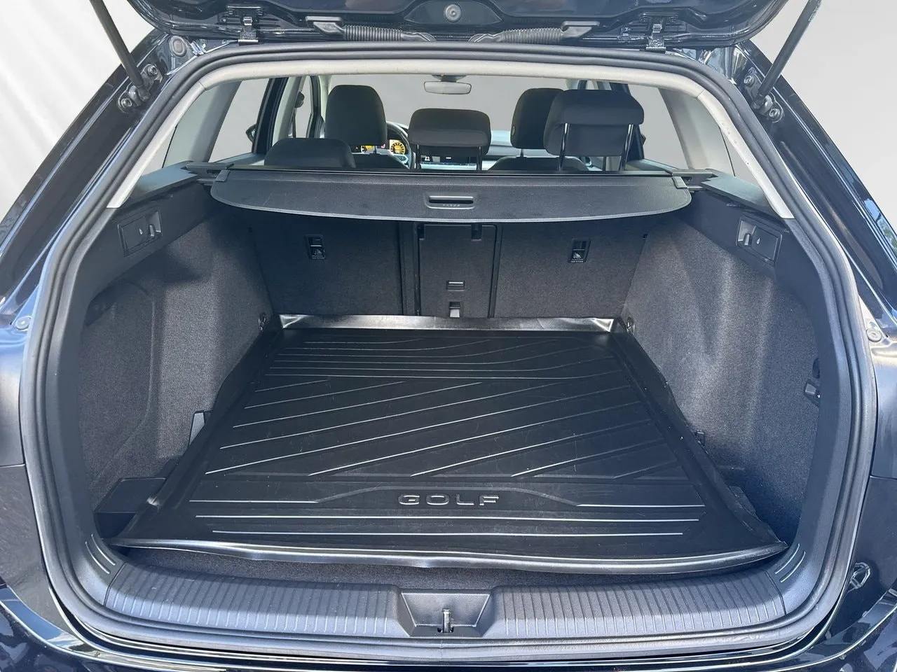 Vehicle image 35