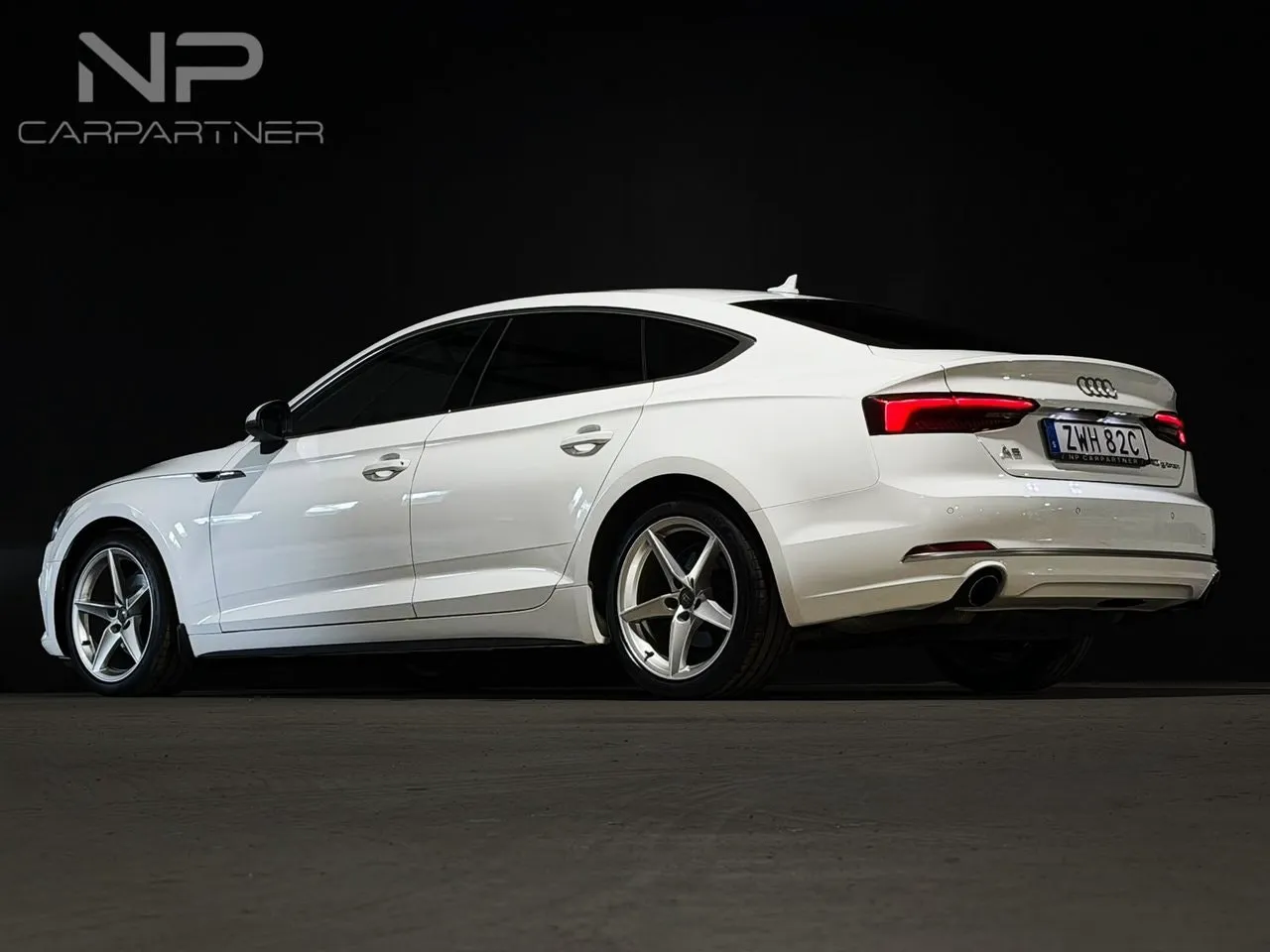 Vehicle image 6