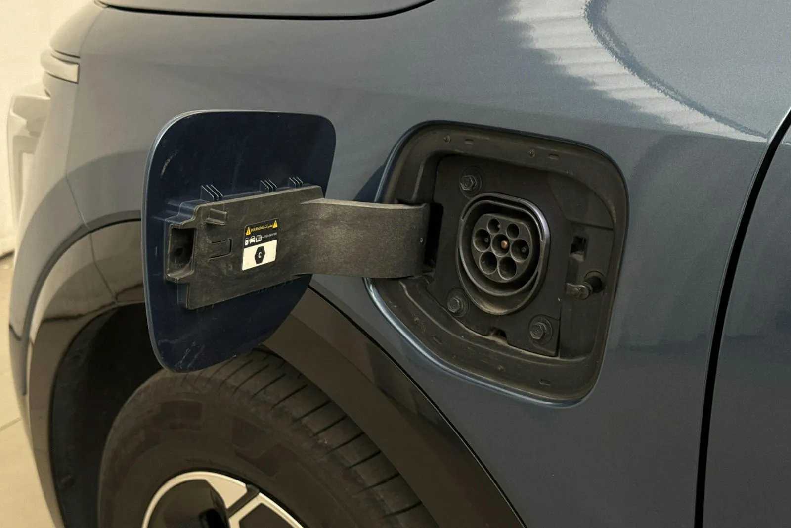 Vehicle image 18