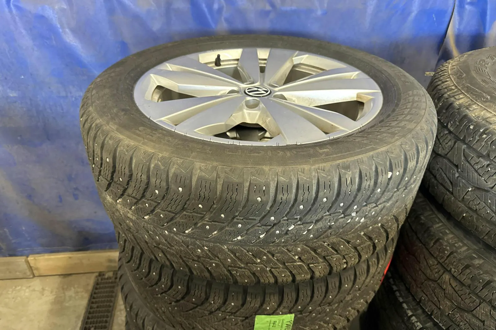 Vehicle image 20