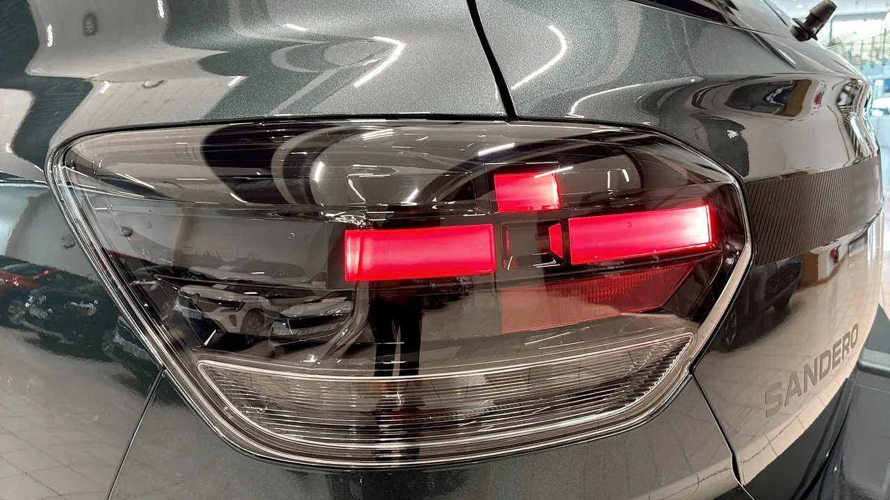 Vehicle image 20
