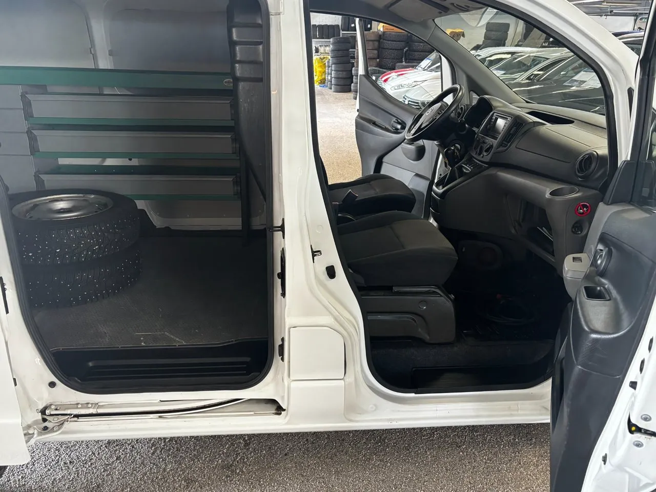 Vehicle image 7
