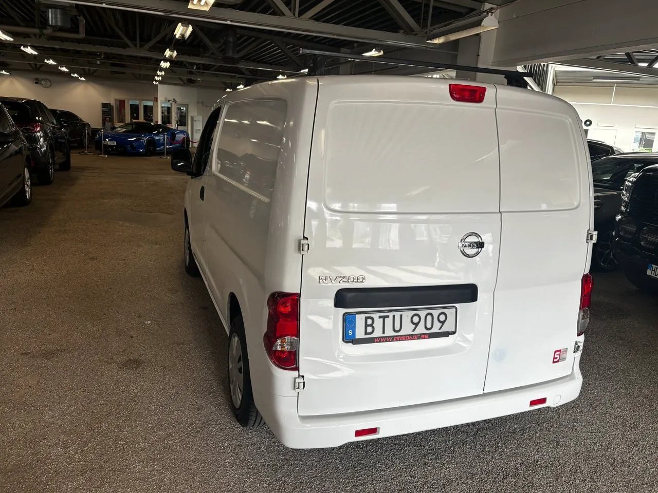 Vehicle image 3