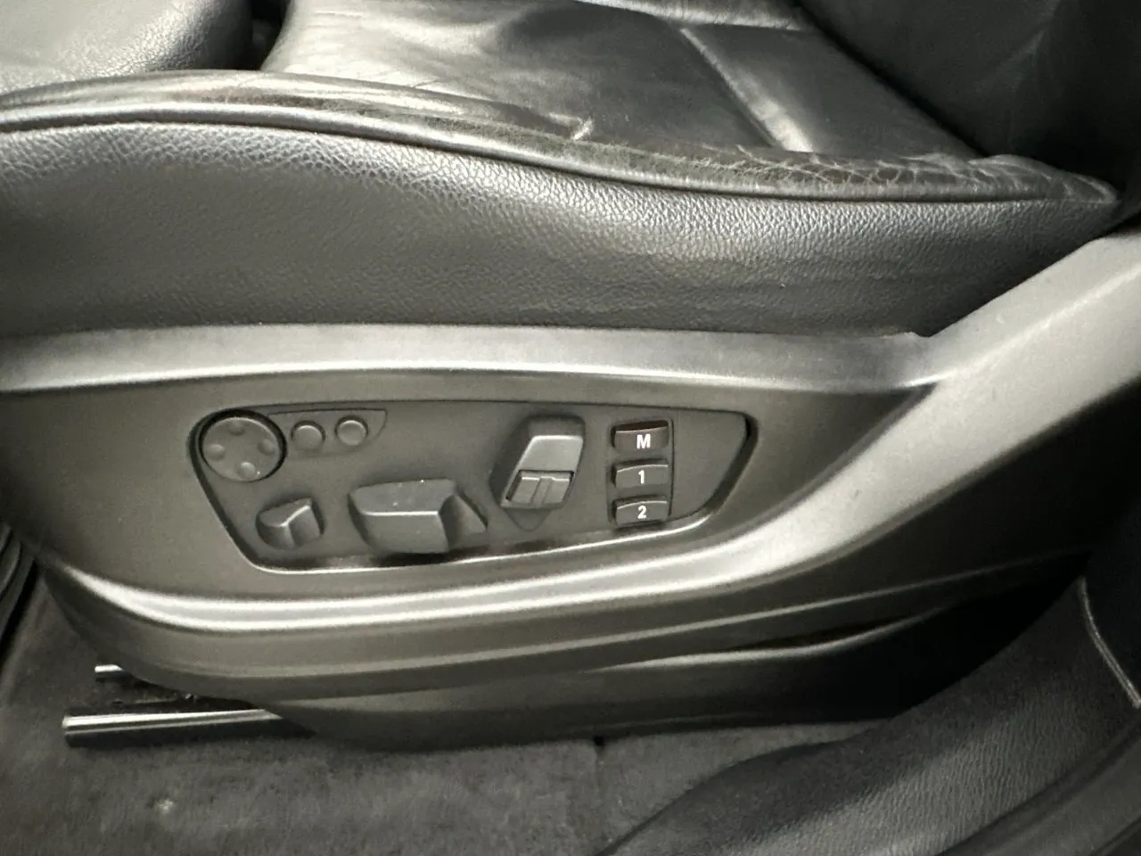 Vehicle image 27