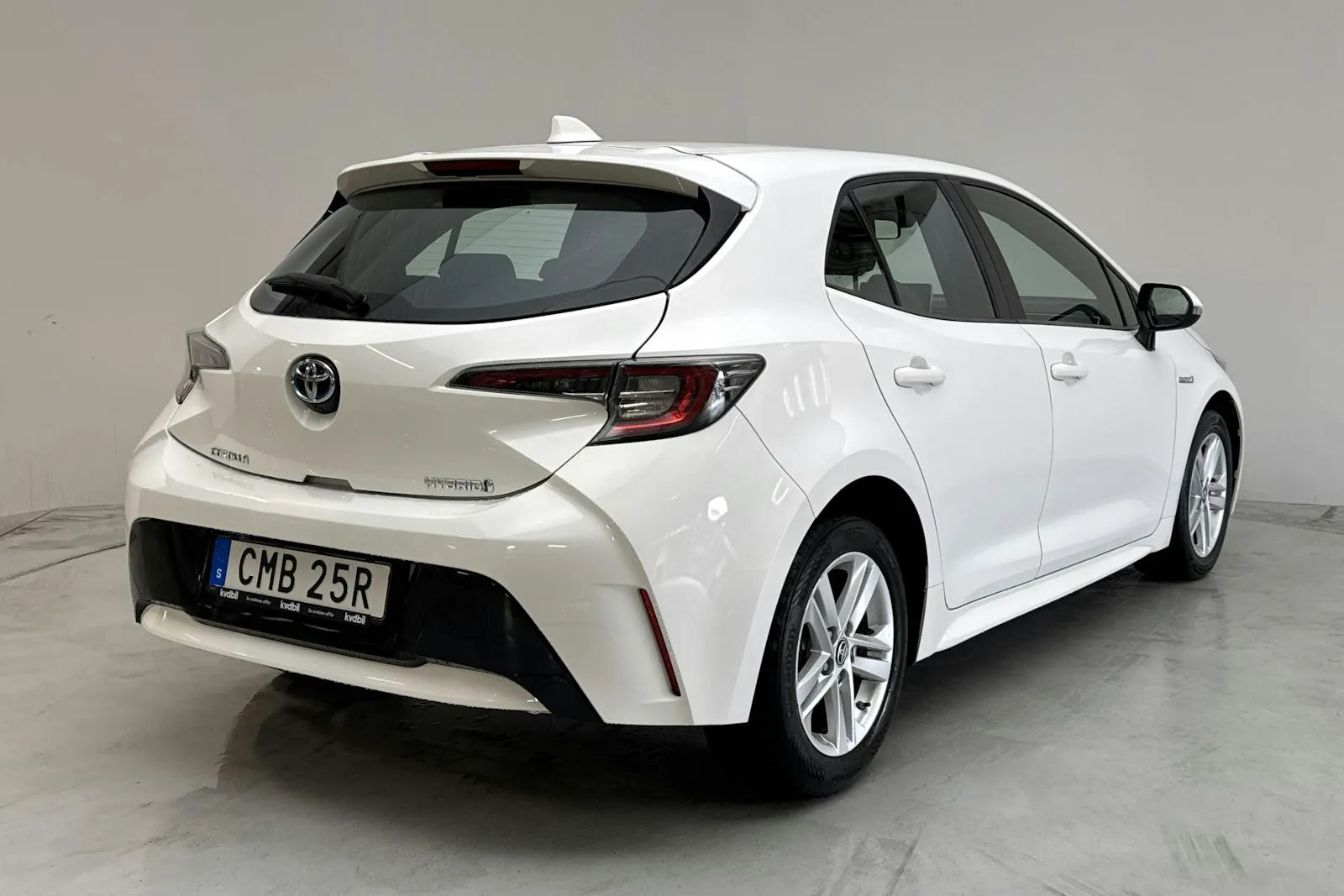 Vehicle image 2
