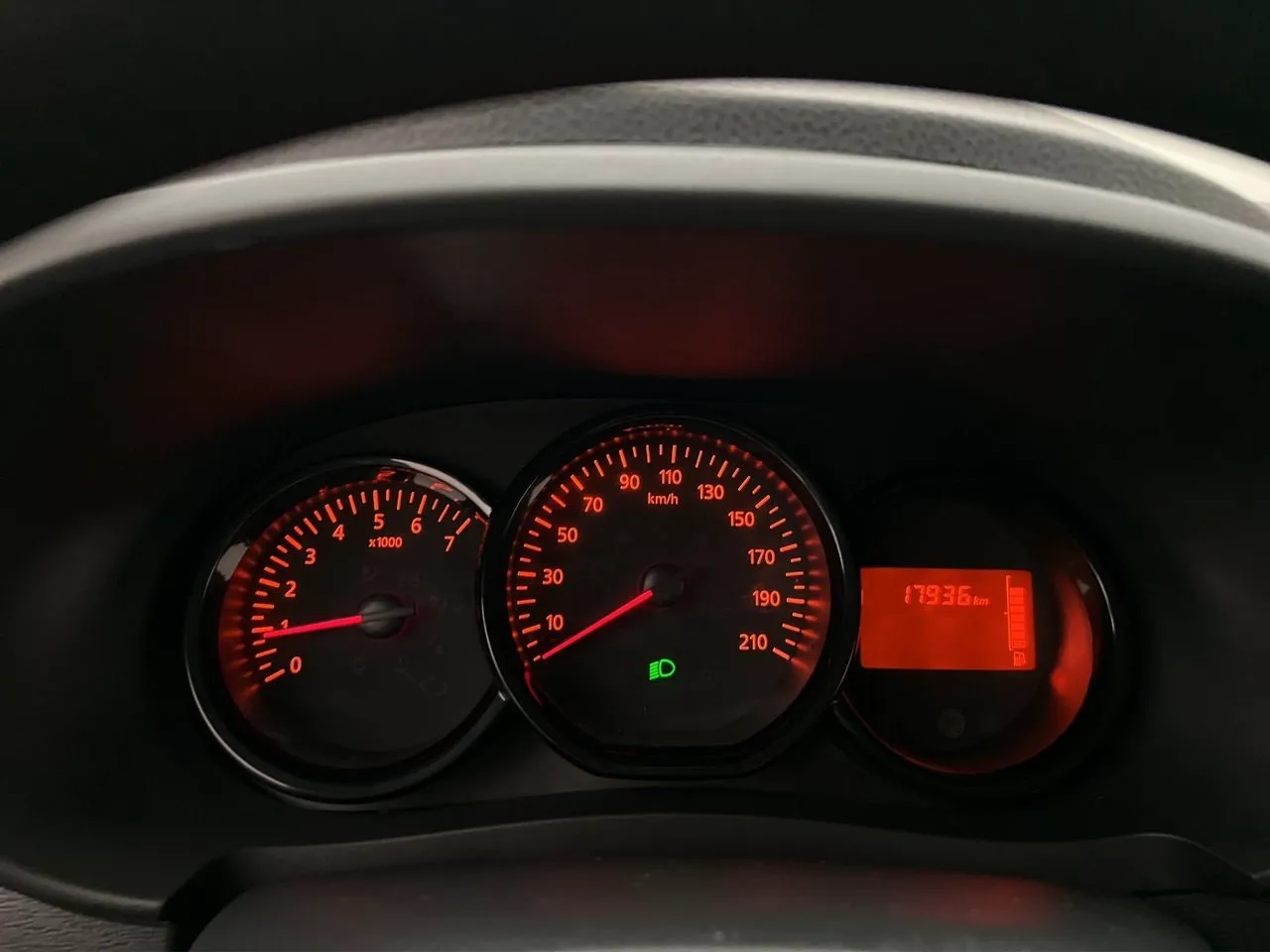 Vehicle image 16