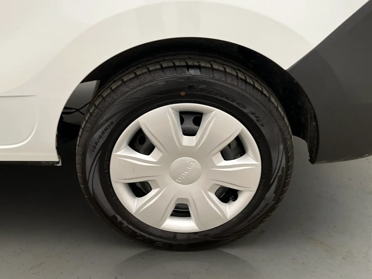 Vehicle image 22
