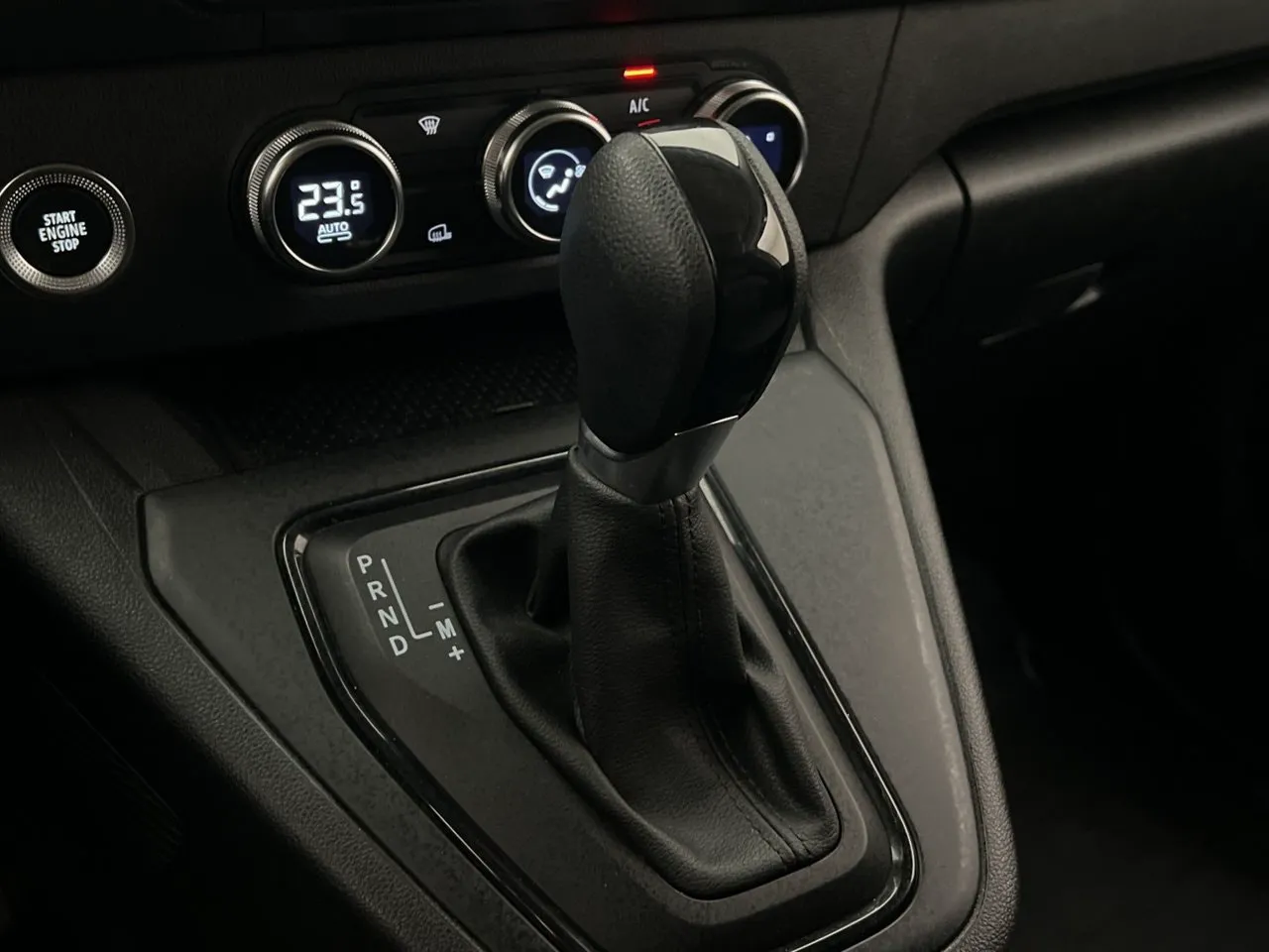 Vehicle image 24