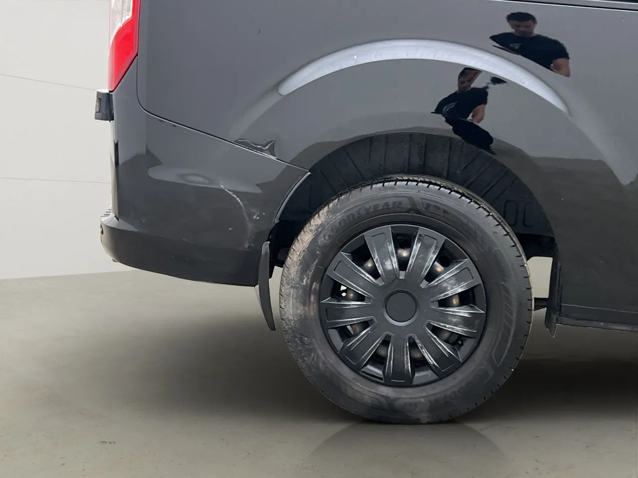 Vehicle image 30