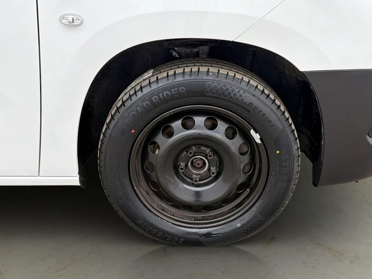 Vehicle image 31