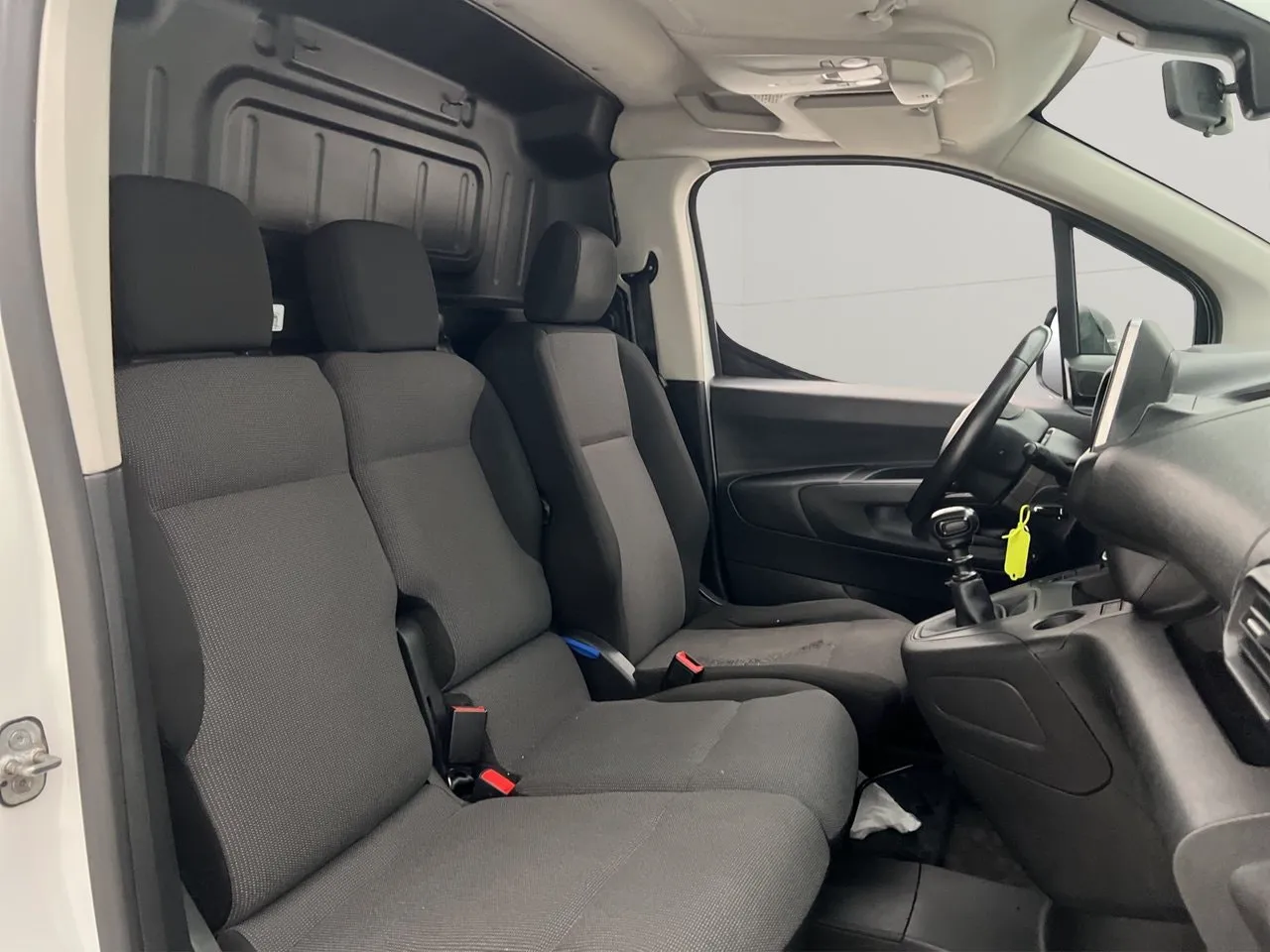 Vehicle image 22