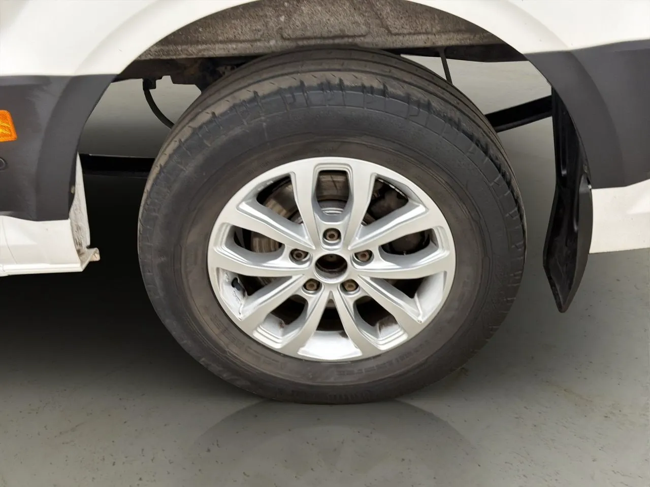 Vehicle image 30