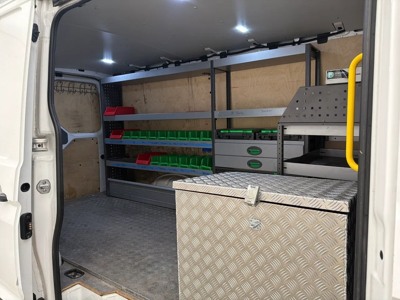 Vehicle image 13