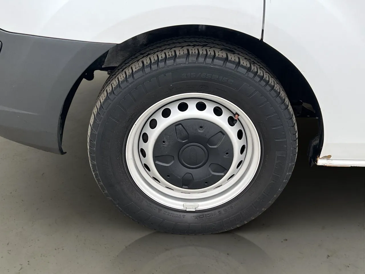 Vehicle image 24