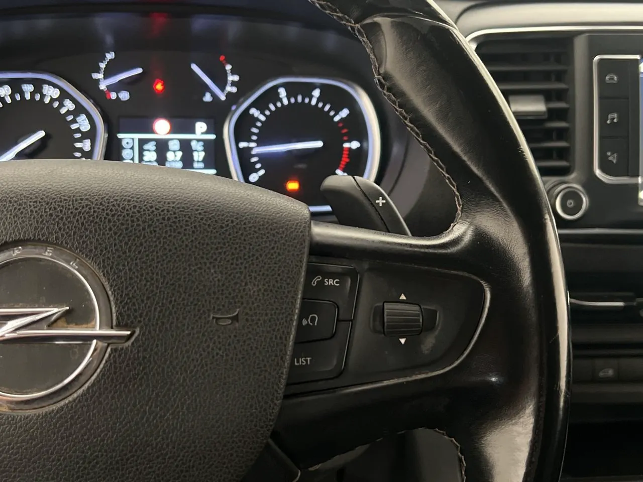 Vehicle image 21