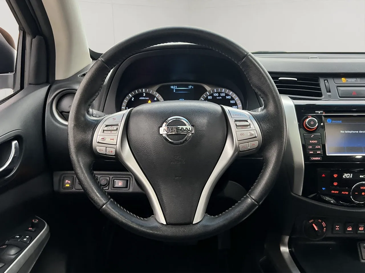 Vehicle image 18