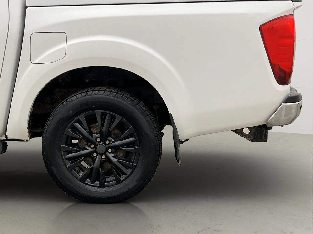 Vehicle image 32