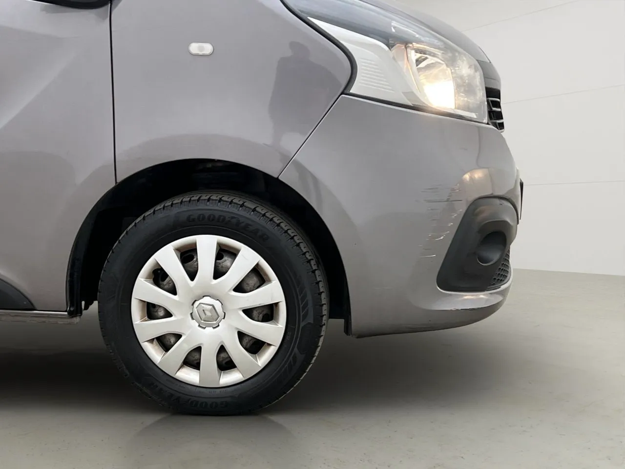 Vehicle image 31