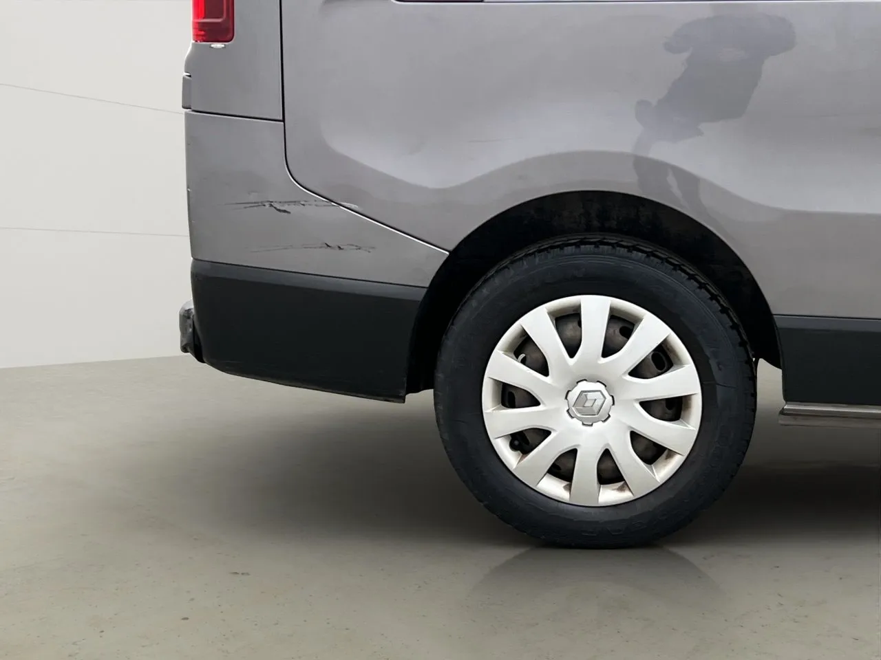 Vehicle image 30