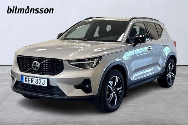 Volvo XC40 B3 FWD Bensin Plus Dark - 2025