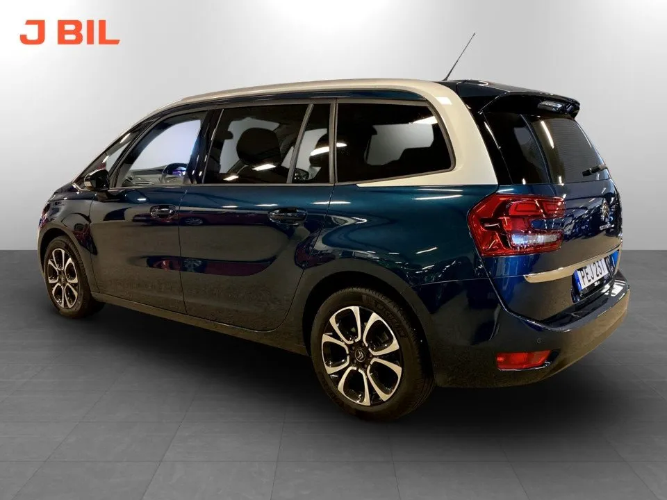 Vehicle image 16