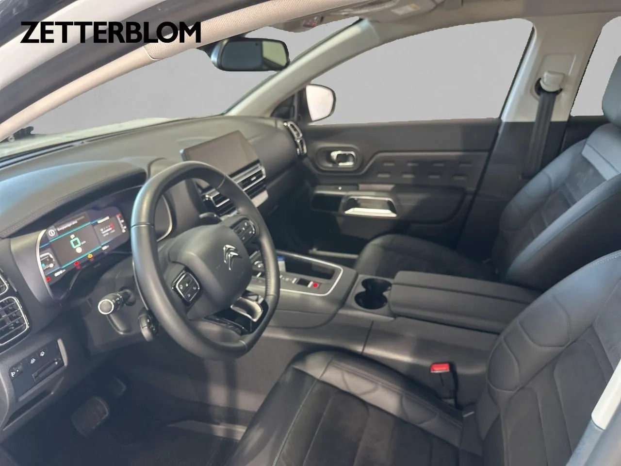 Vehicle image 7