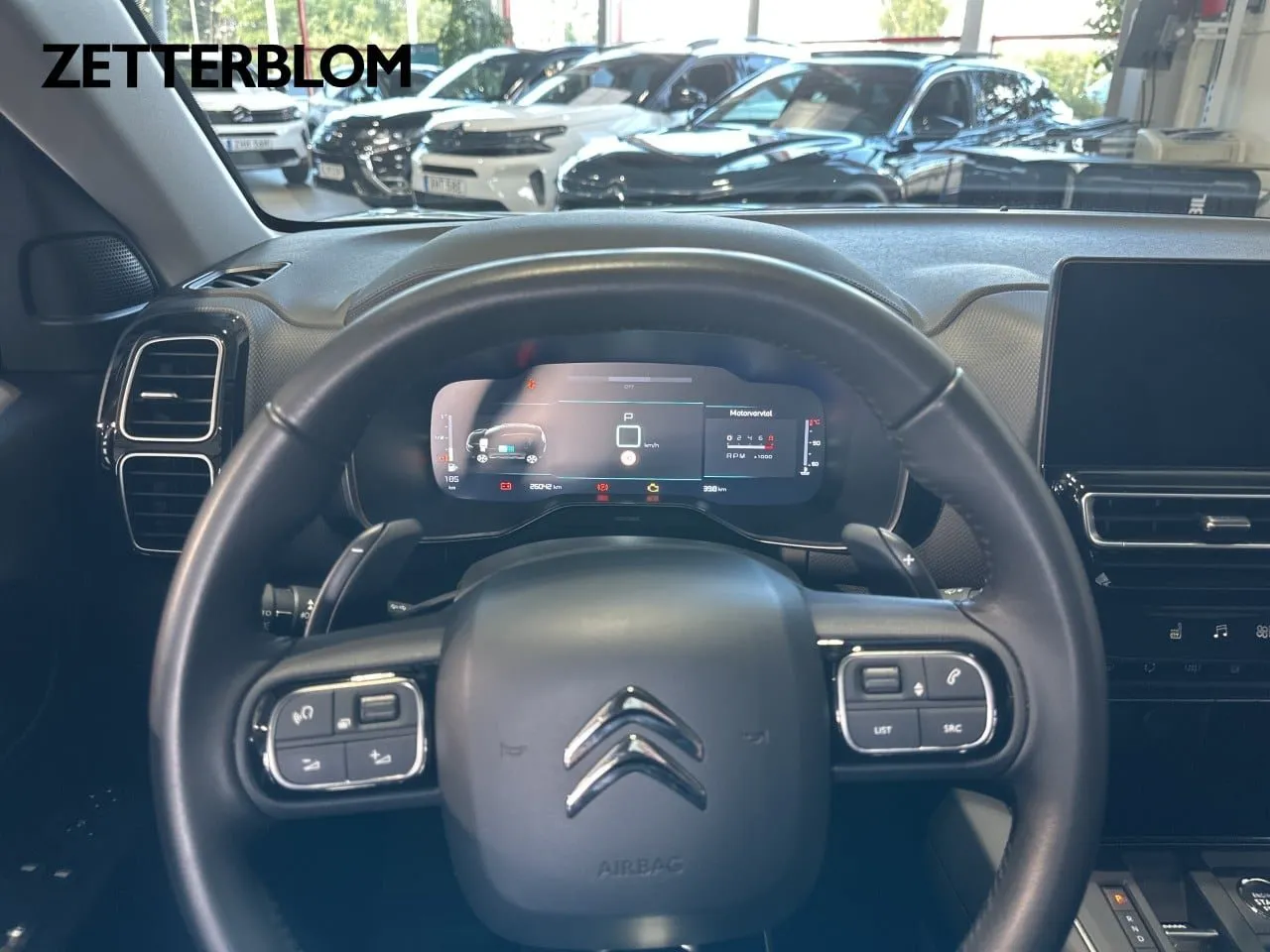 Vehicle image 10