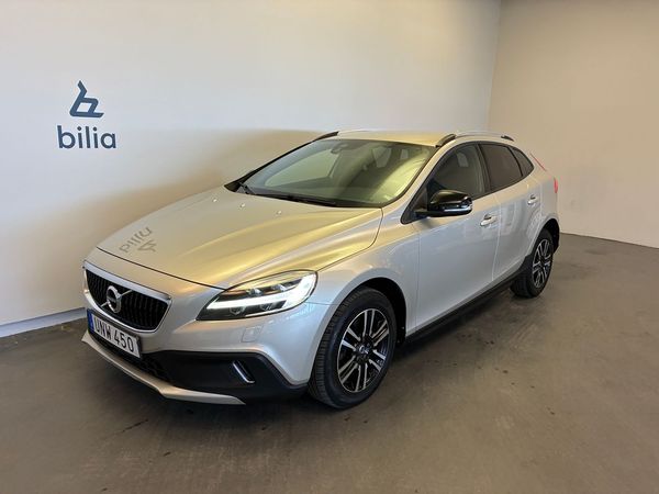 Volvo V40 Cross Country D2 Business Advanced / P-sensorer bak / - 2017