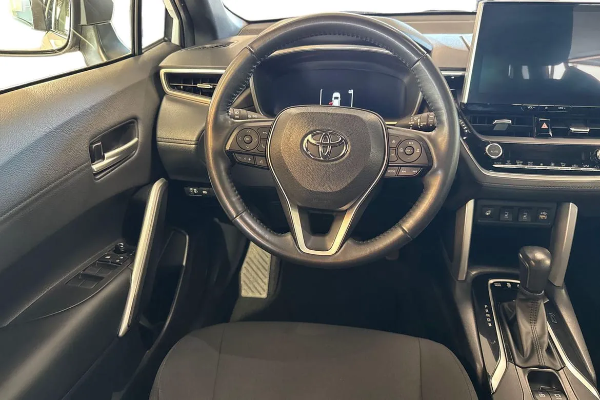 Vehicle image 10