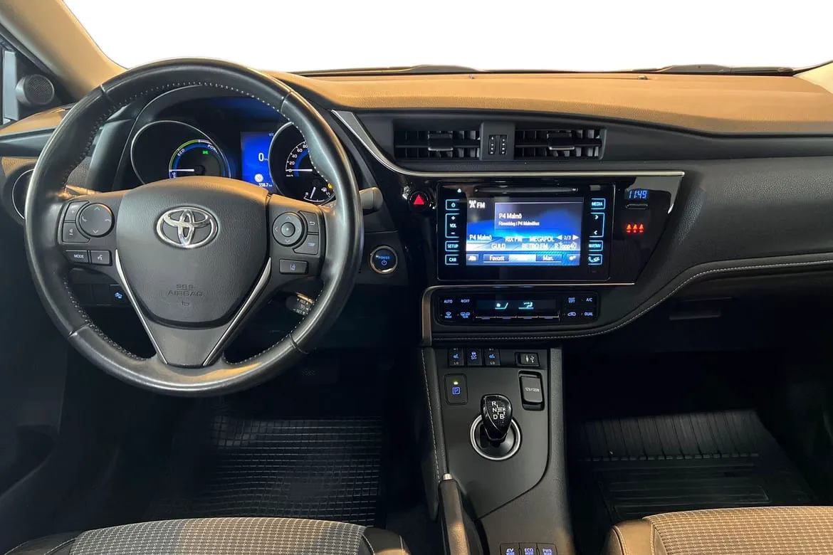 Vehicle image 8