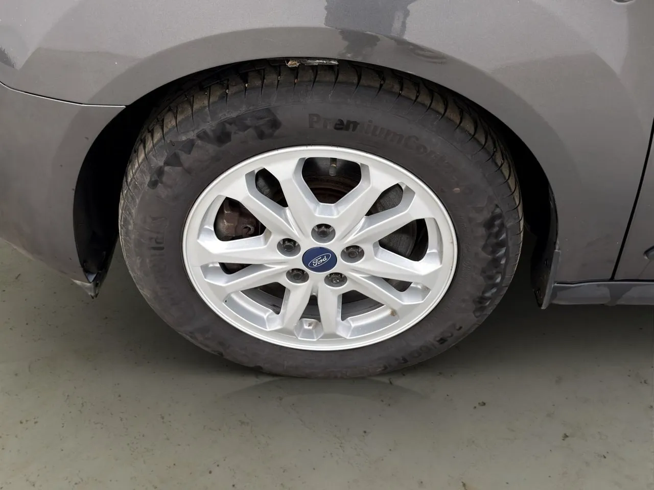 Vehicle image 26