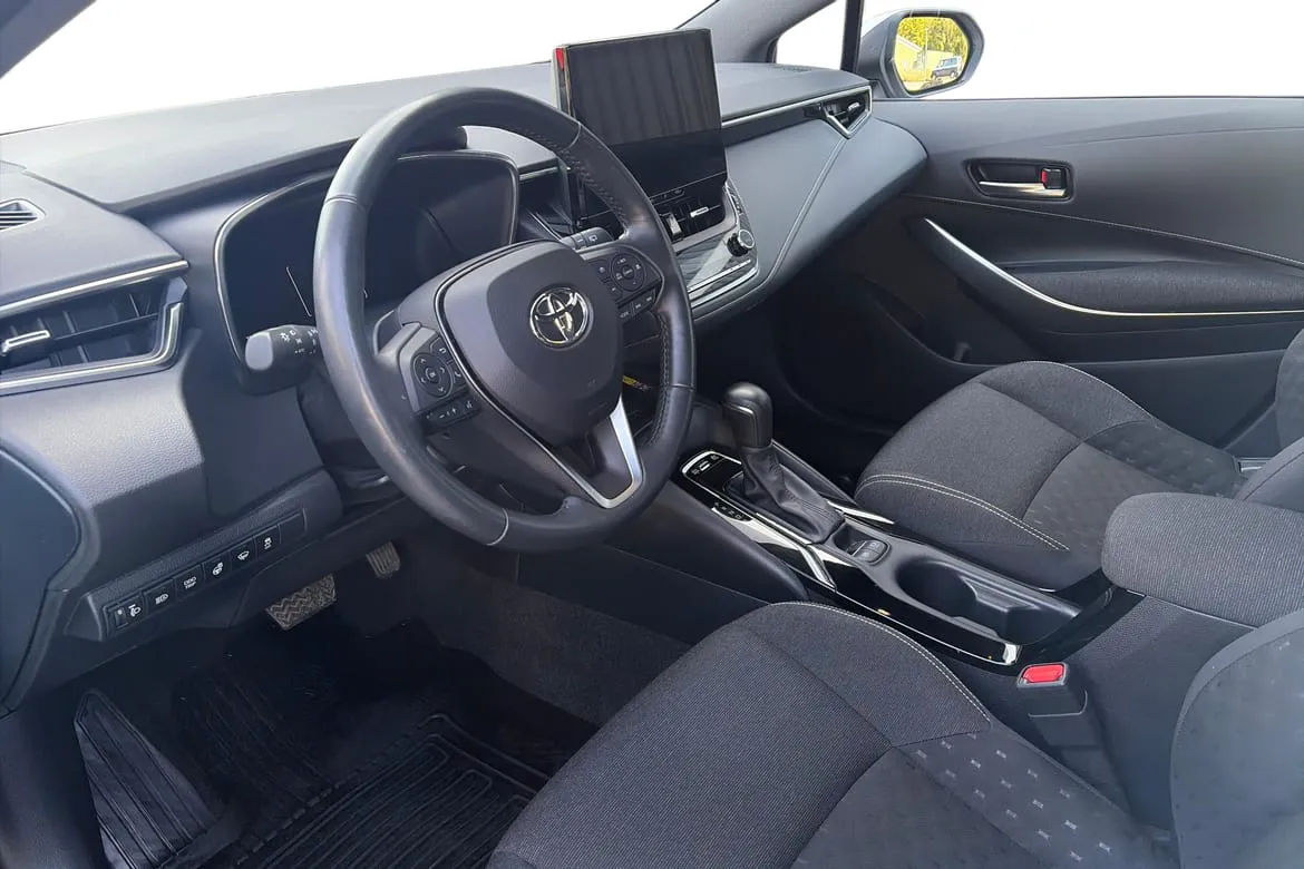 Vehicle image 11