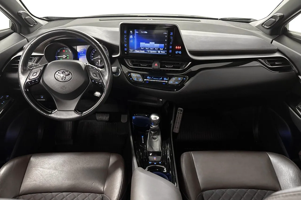 Vehicle image 10