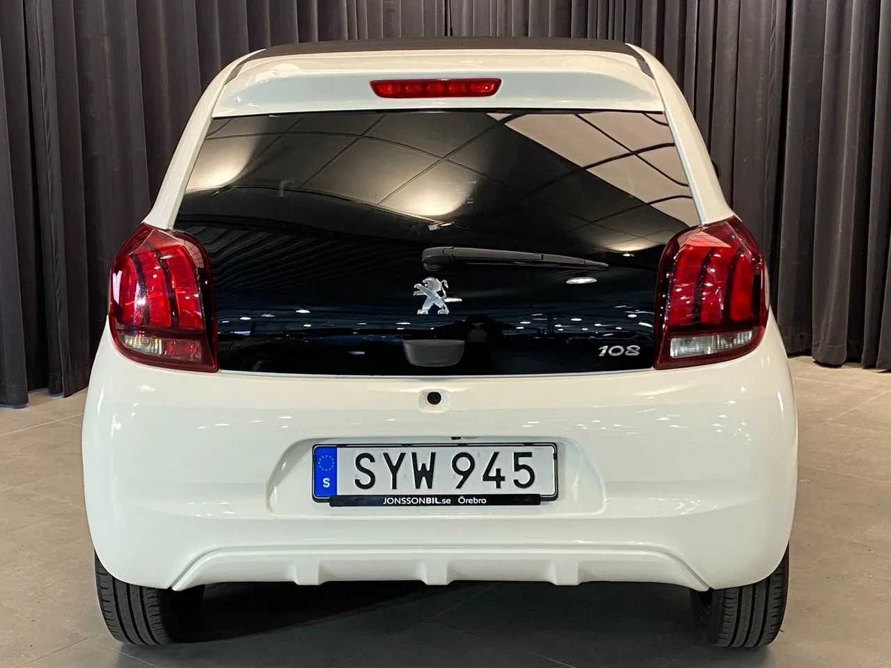 Vehicle image 1