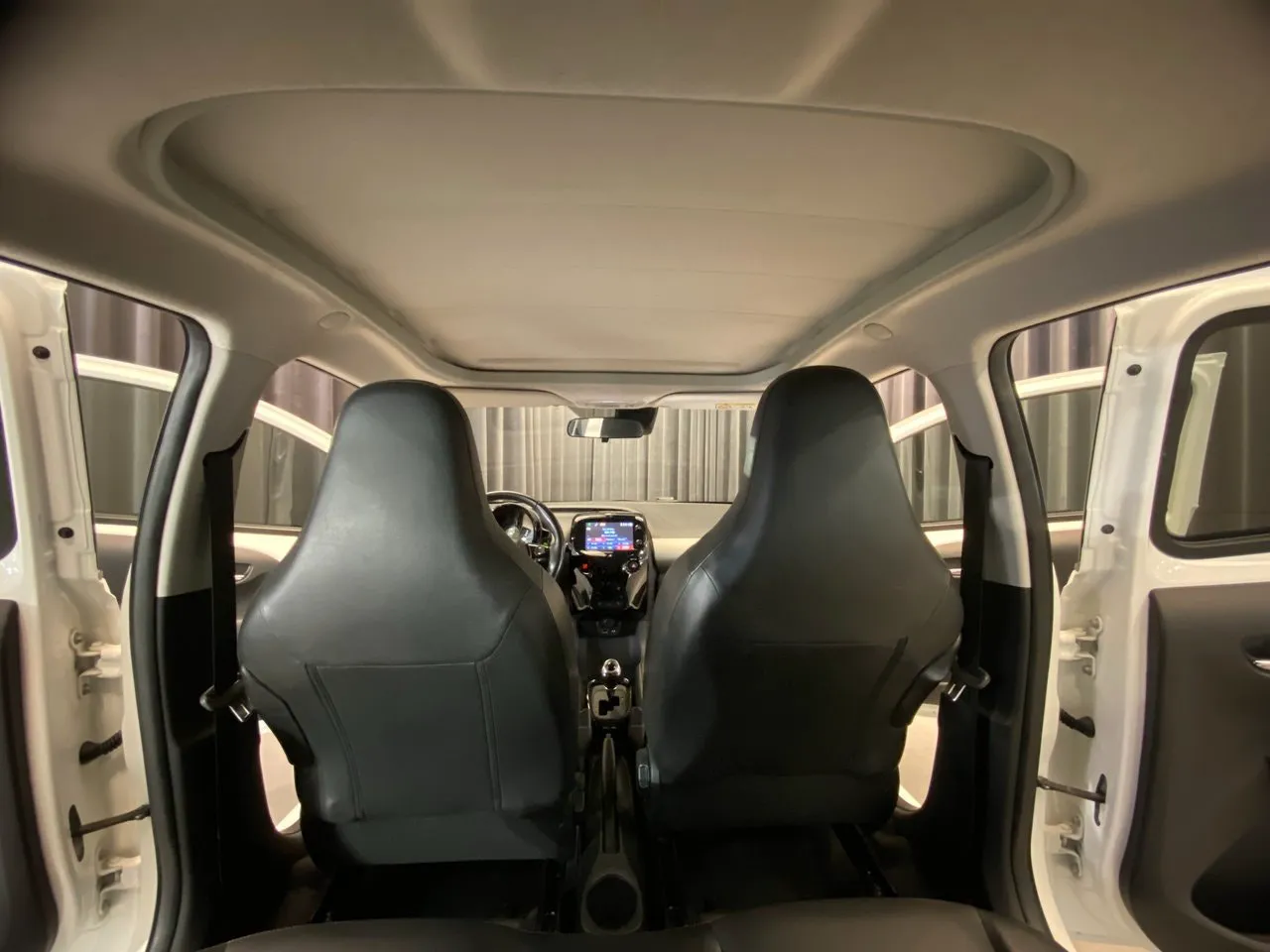Vehicle image 37