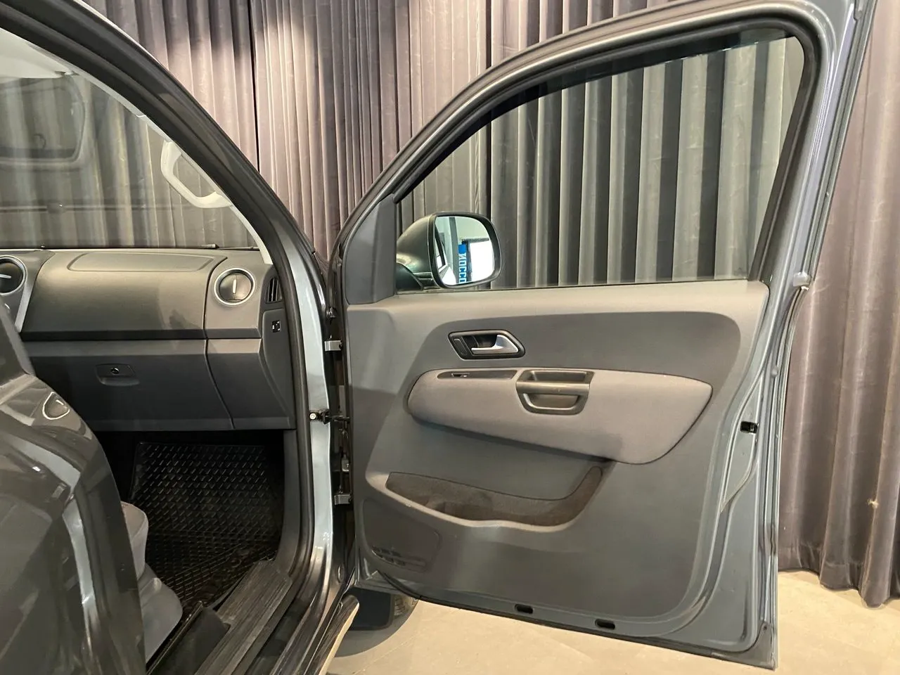 Vehicle image 31