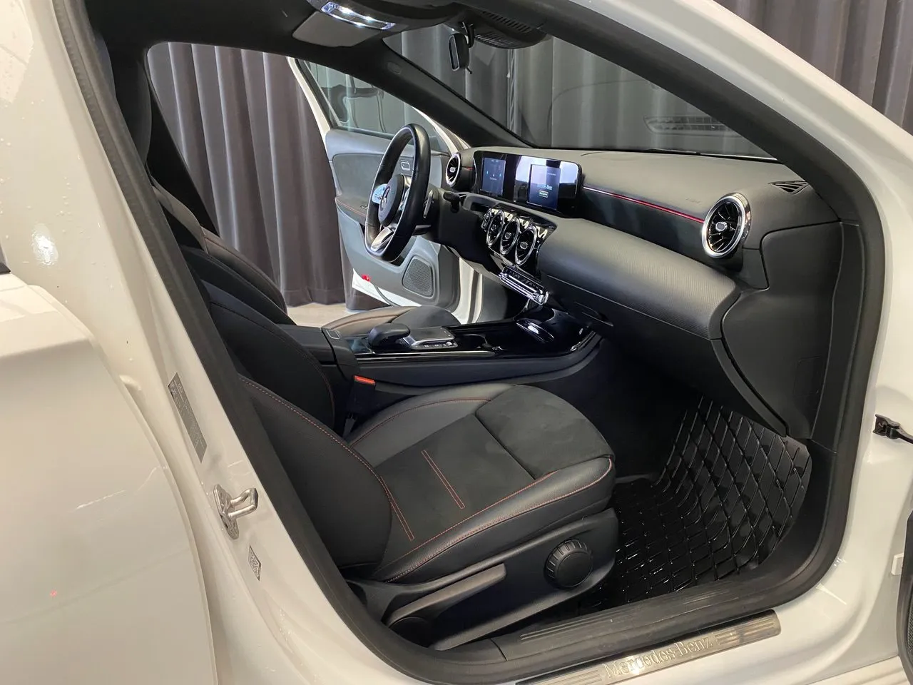 Vehicle image 31