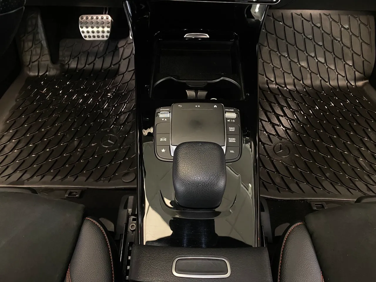 Vehicle image 35