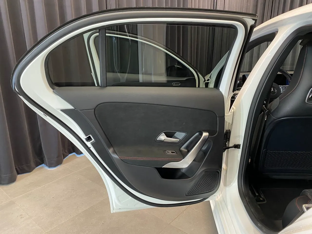 Vehicle image 23