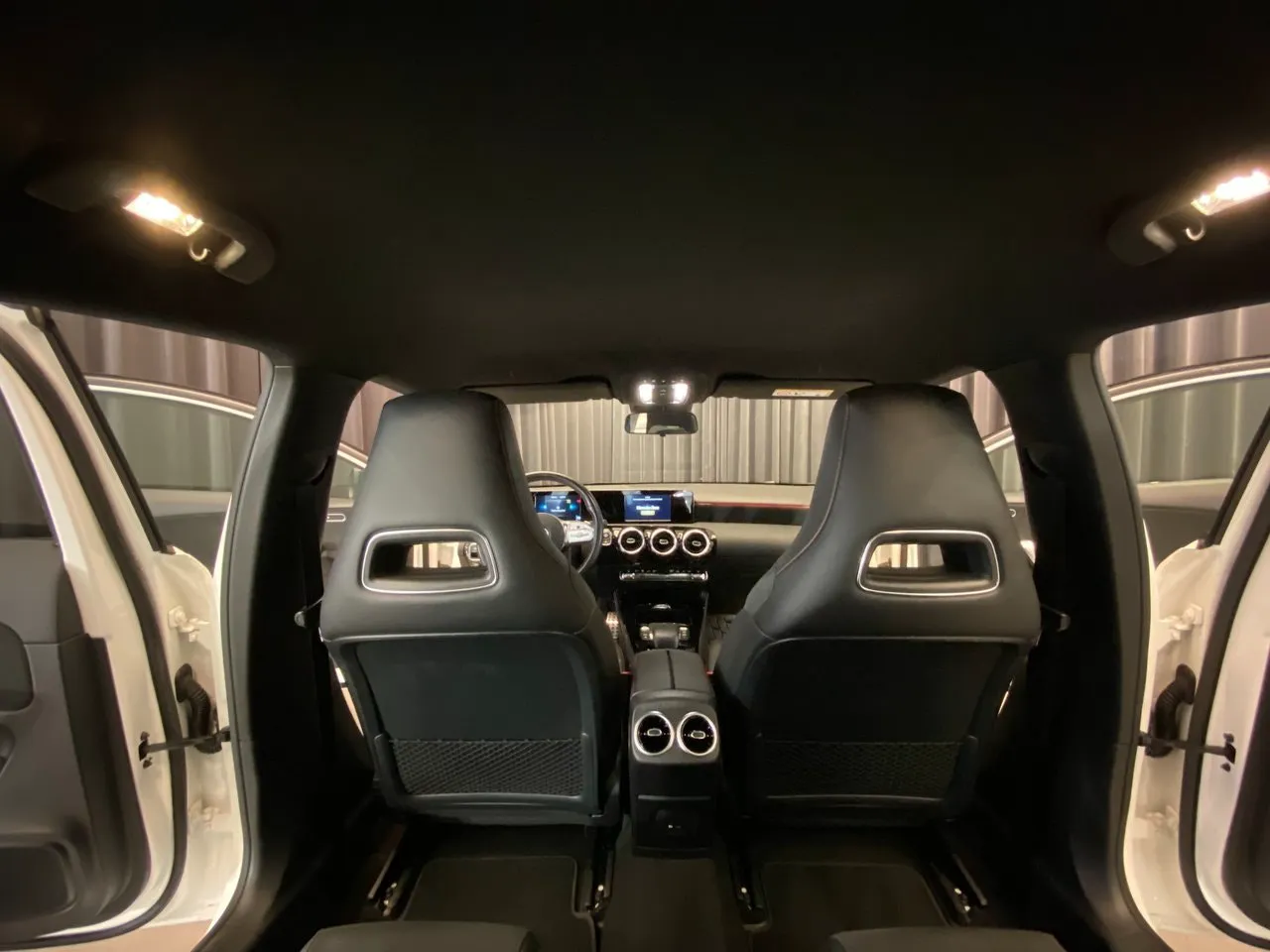 Vehicle image 26