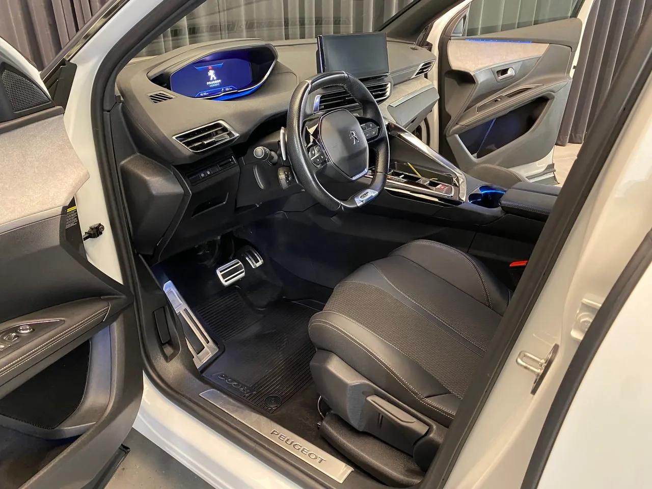Vehicle image 22