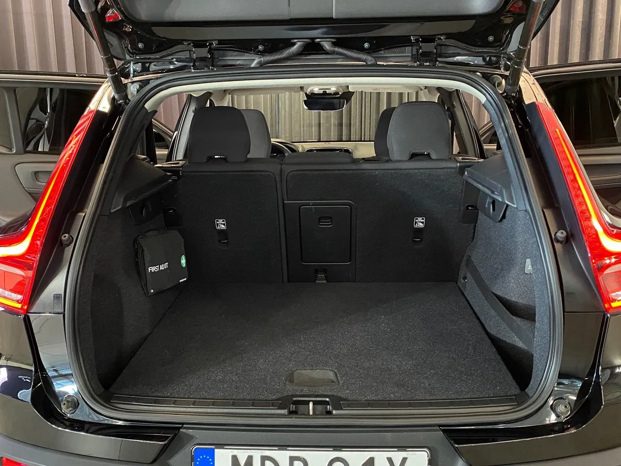 Vehicle image 14