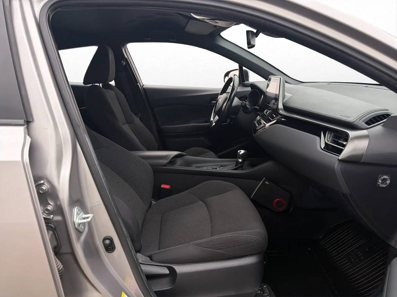Vehicle image 19