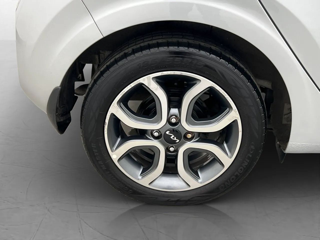Vehicle image 30