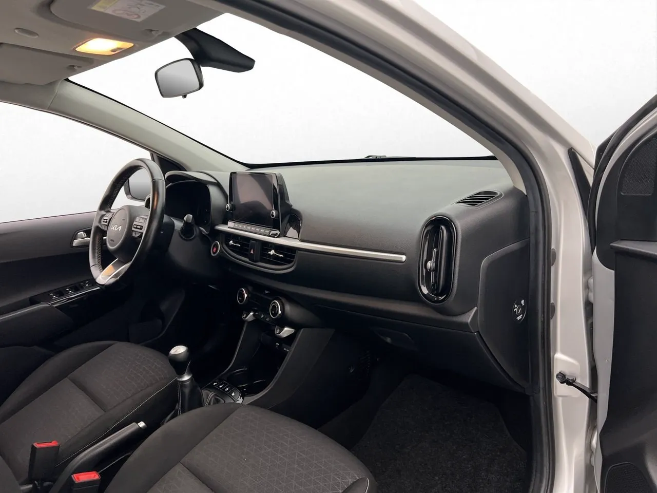 Vehicle image 25