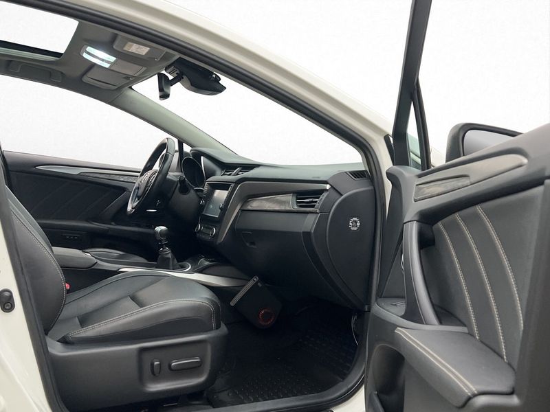 Toyota Avensis bild 25