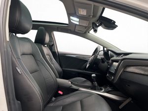 Toyota Avensis bild 24
