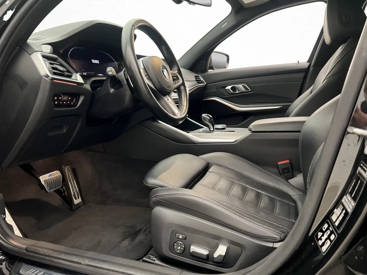 Vehicle image 21