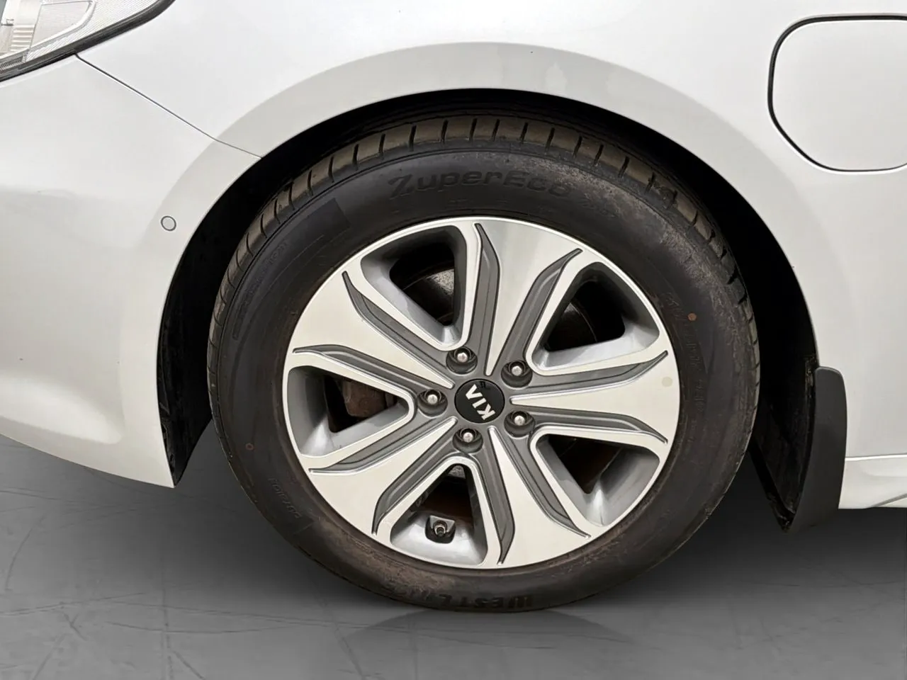 Vehicle image 30